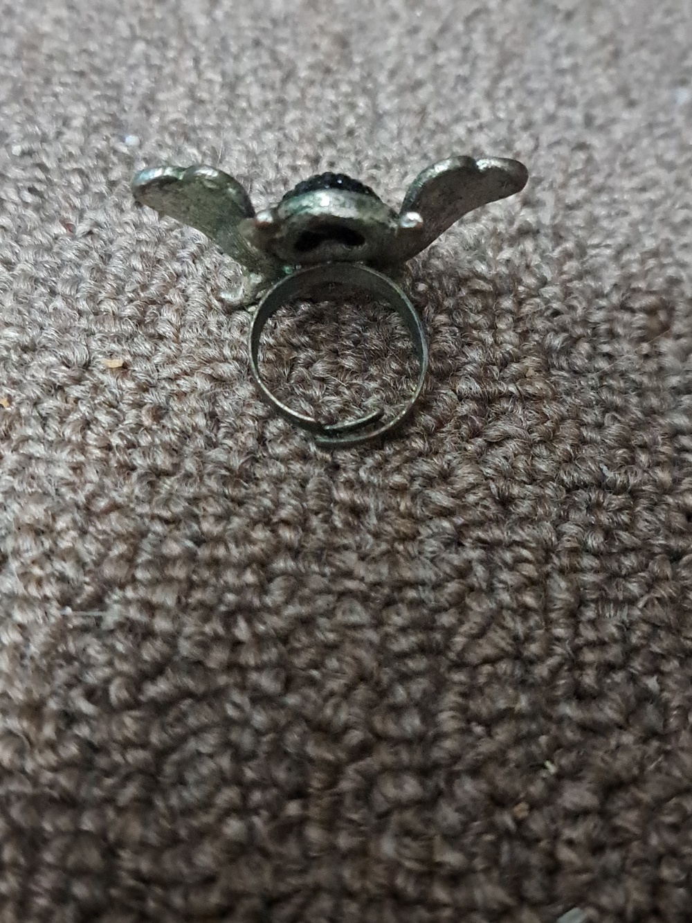 Bee RING! - Picture 2 of 3